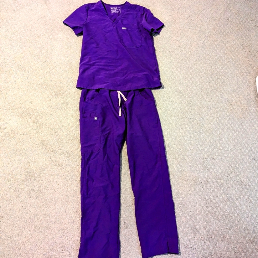 Ultra Violet Figs Scrub Set Size Medium